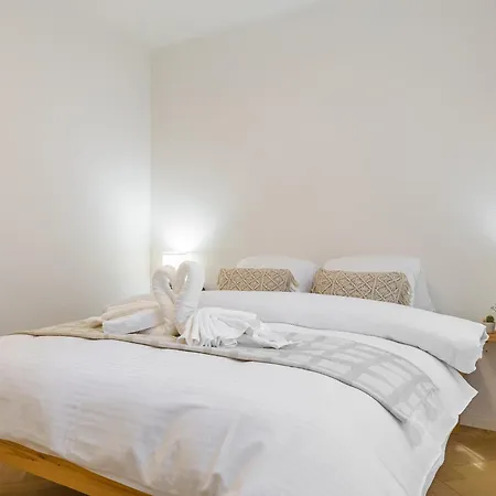Bnb Urban Oasis - Medic Garden Apartment