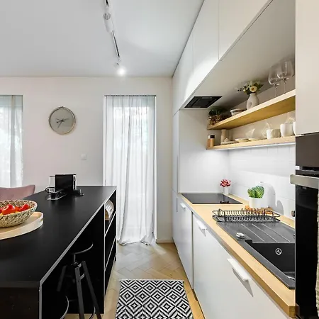 Bnb Urban Oasis - Medic Garden Apartment *